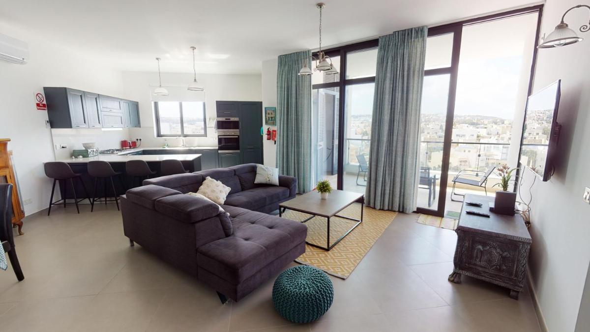 St Julians Central luxury apartment - Housity