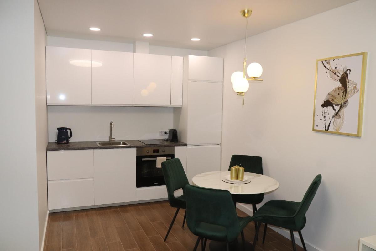 Suitetrails - NEW Apartment J22, Free Private Parking, Terrace, Self Check-in