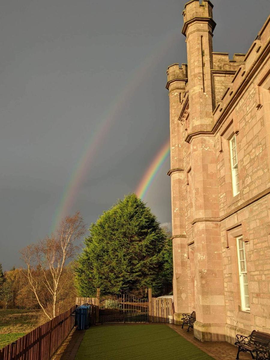 Langhouse Castle Bed and Breakfast - Housity