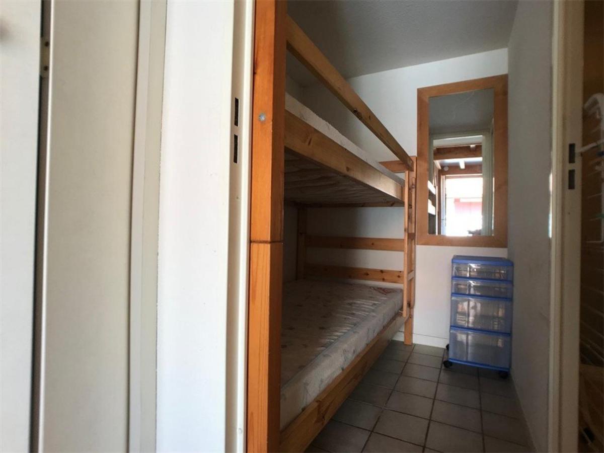 Charmante Villa T1+Cabine+Mezzanine – 4 pers, Terrasse, Parking, Proximité Commerces, Bord de Lac - FR-1-81-53 - Housity