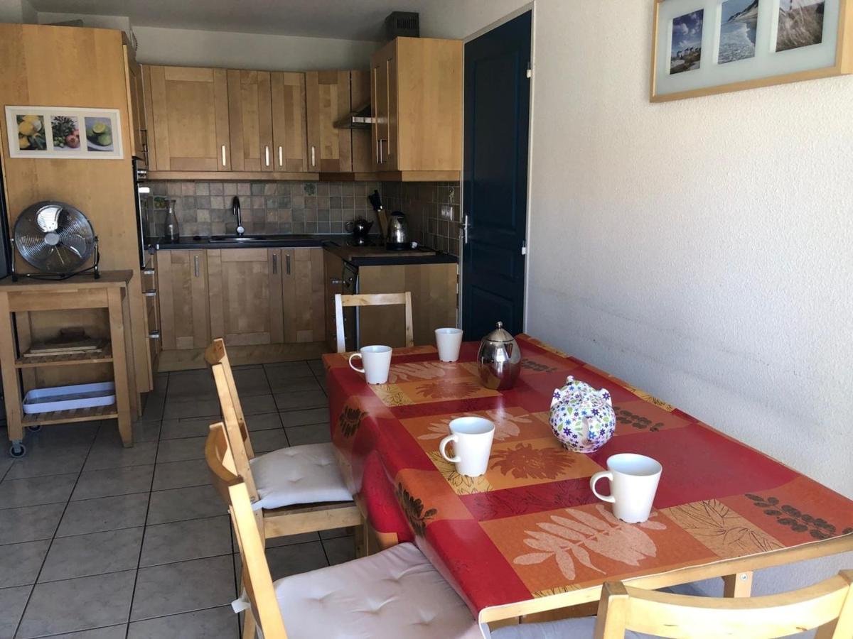 Villa T4 avec Piscine, 3 chambres, jardin, parking privé, proche commerces et plage, 8 couchages - FR-1-81-296 - Housity
