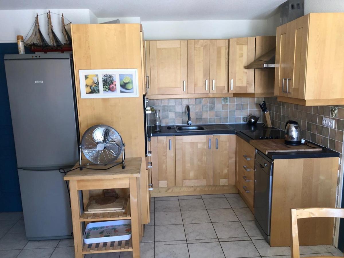 Villa T4 avec Piscine, 3 chambres, jardin, parking privé, proche commerces et plage, 8 couchages - FR-1-81-296 - Housity
