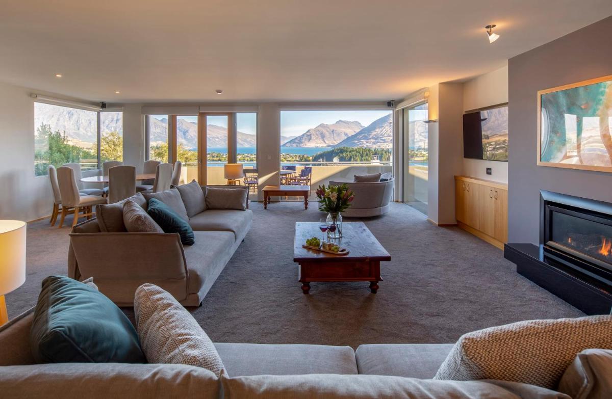 Suitetrails - Villa Weka Lake Views Gas Fire Hot Tub