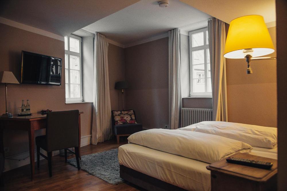 ELTVINUM Hotel I Restaurant I Weinbar - Housity