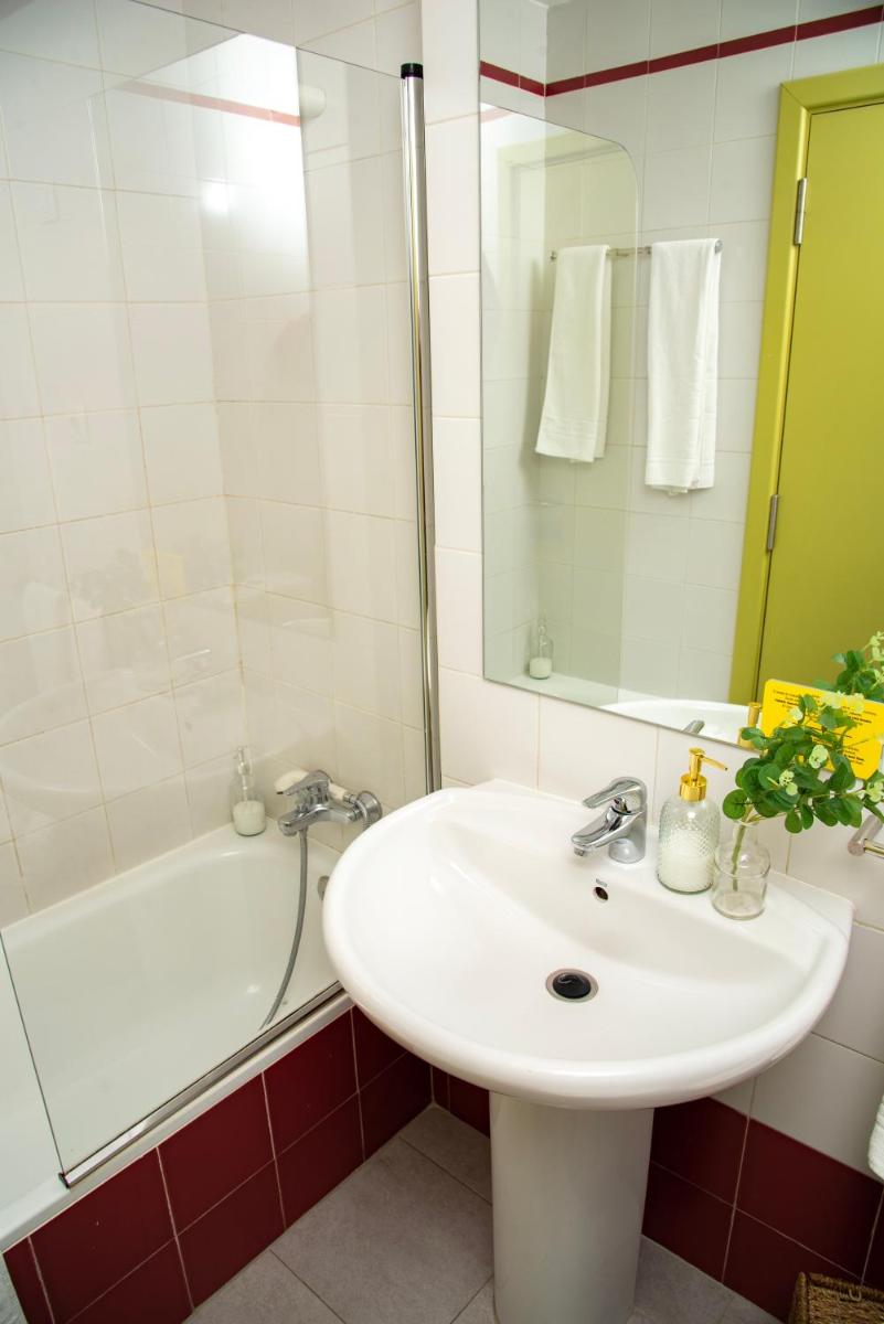 Hotel La Parada - Housity