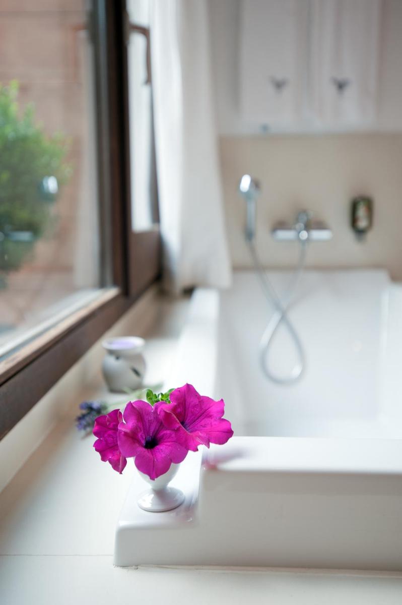 Un baño de Mas Falgarona Hotel Boutique & SPA