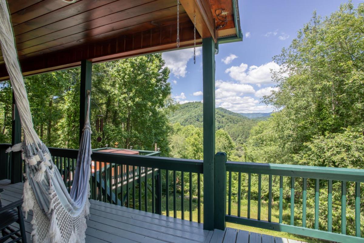 River Valley View - Housity