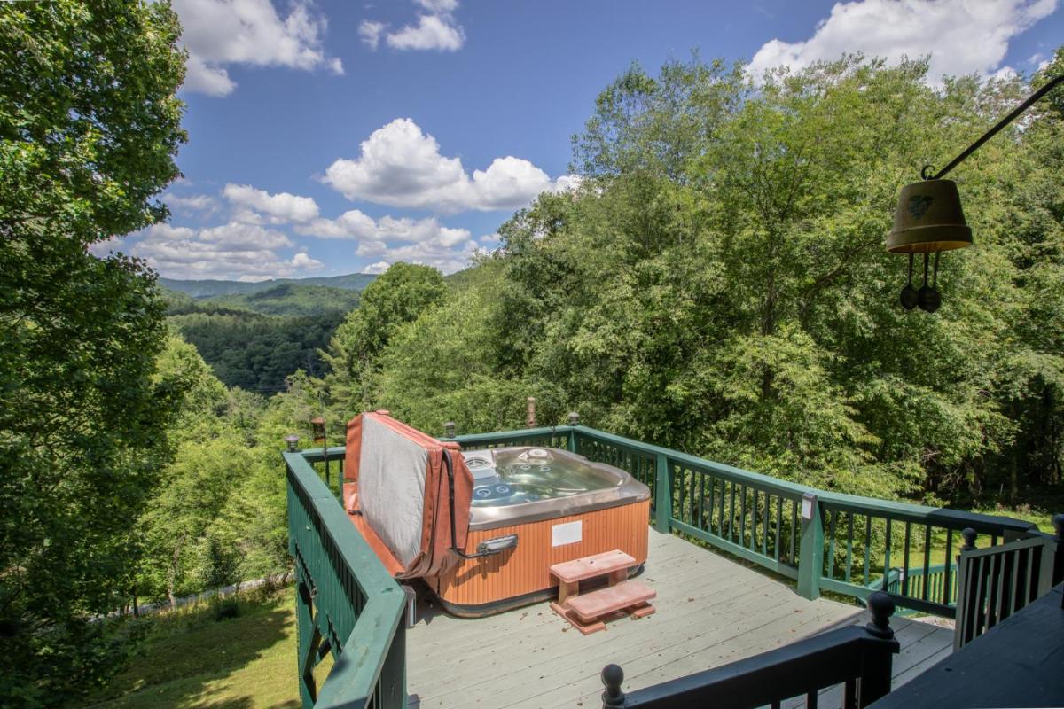 River Valley View - Housity