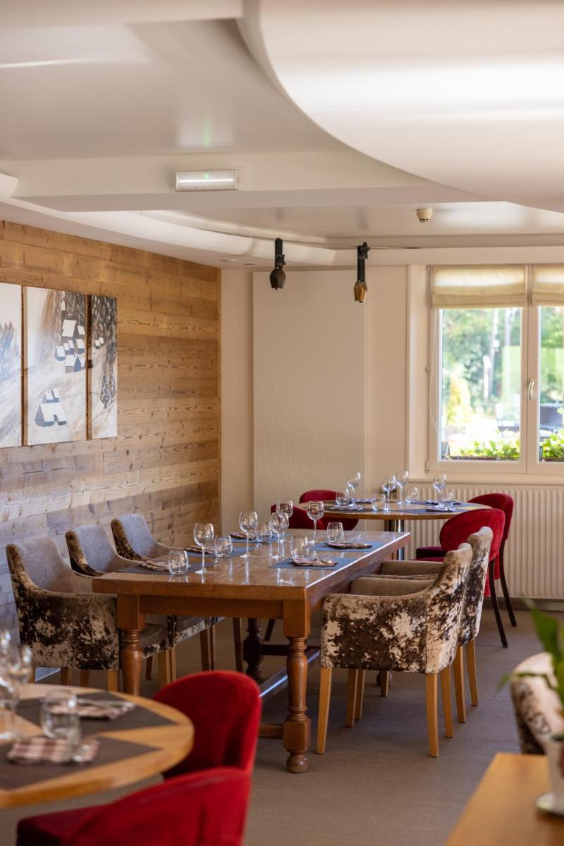 Coin salon dans l'établissement Hôtel L'Etang du Moulin By Céline