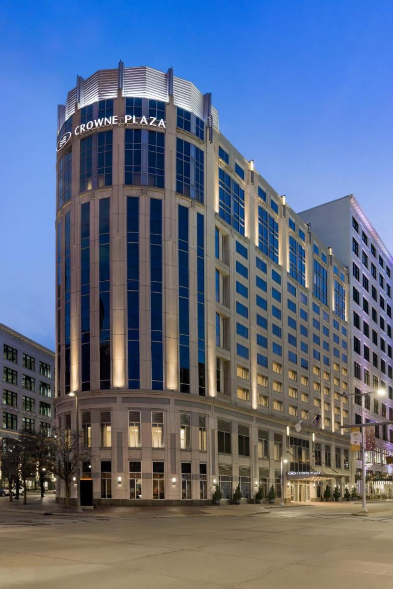 Crowne Plaza Cleveland at Playhouse Square, an IHG Hotel - Housity