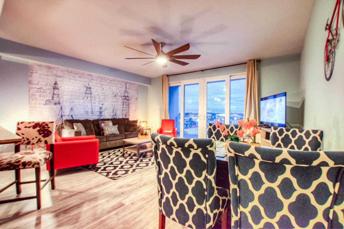 Laketown Wharf 535 By Aneliya - Housity
