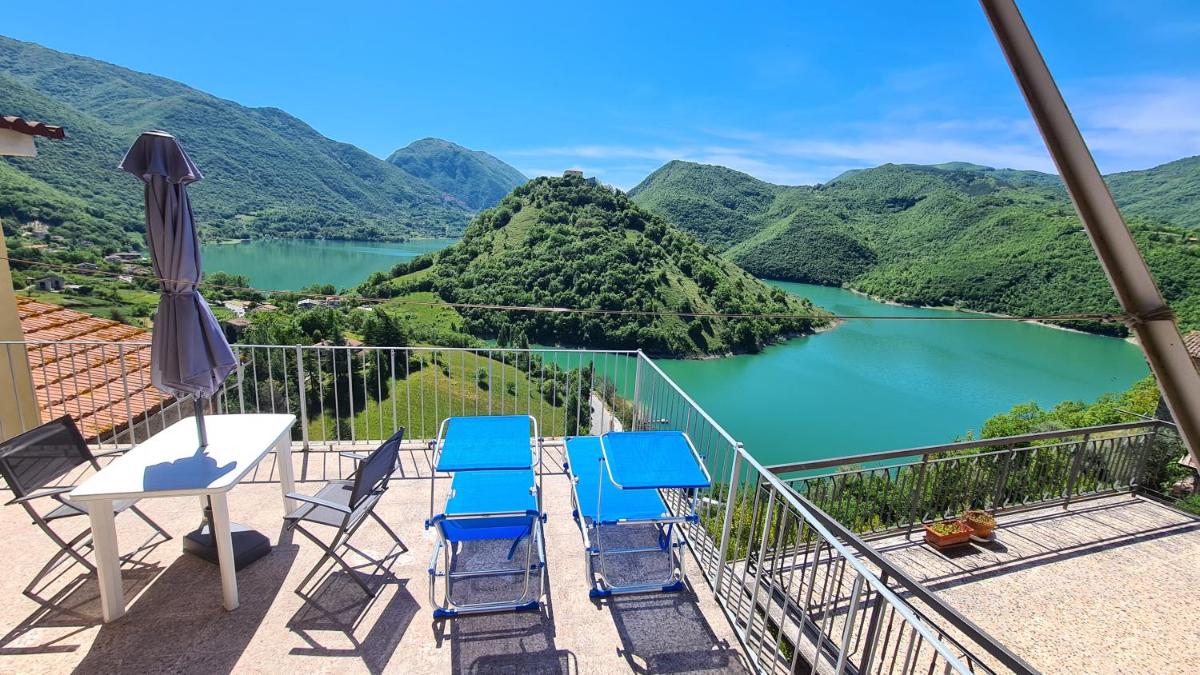 Amazing Lake View - Housity