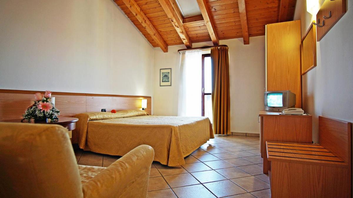 Alla Nave - Housity