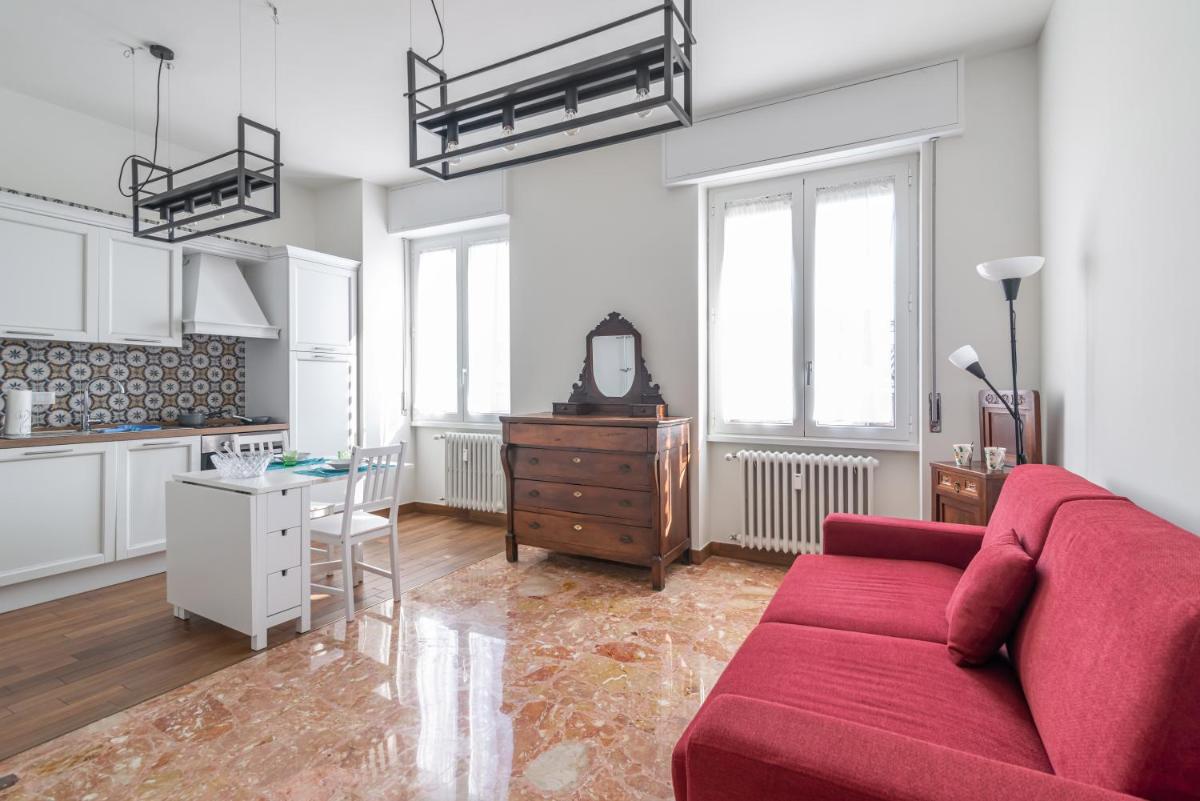 CITY CENTER - LUIGI&CAROLINA APARTMENTS - by Host4U - Housity