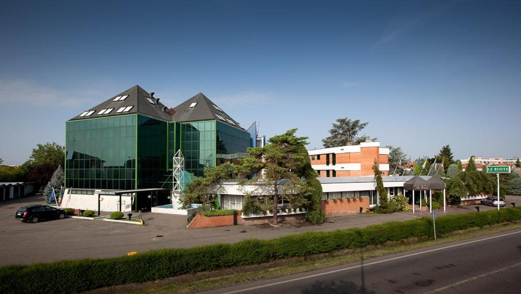 Hotel & Loisir Le Ruote - Housity