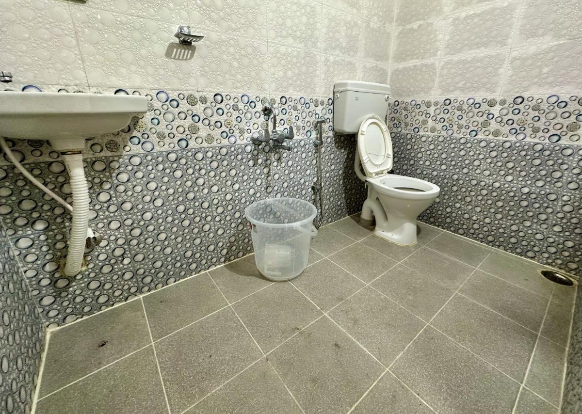 Tirupati Homestay - Shilparamam - Luxury AC apartments by Stayflexi - Fast WiFi, Kitchen, Android TV - Walk to PS4 Pure Veg Restaurant - Easy access to Airport, Railway Station and to all Temples - Housity