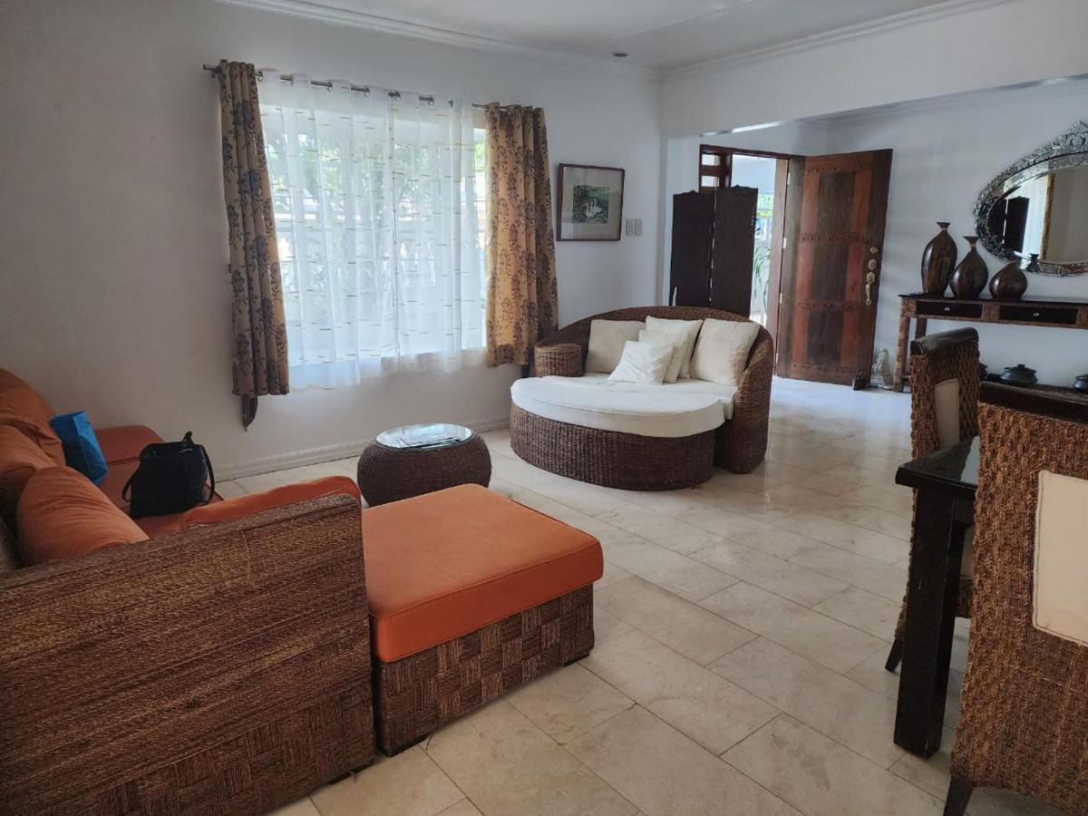 BF Homes International House for rent with pool and Jacuzzi - Housity