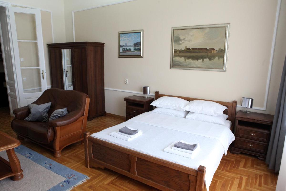 GoldStar Osijek - Housity