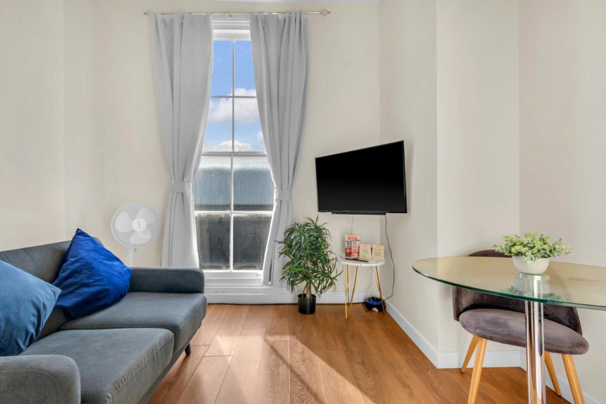 One Bedroom Serviced Apartment in Euston, Camden Town - Housity
