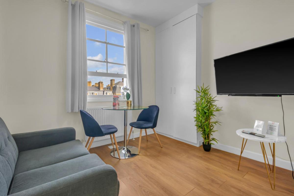 One Bedroom Serviced Apartment in Euston, Camden Town - Housity