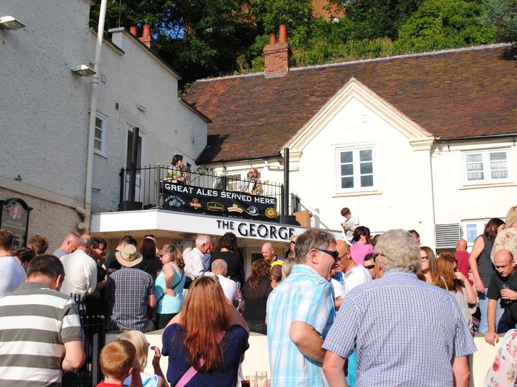 The George - Housity