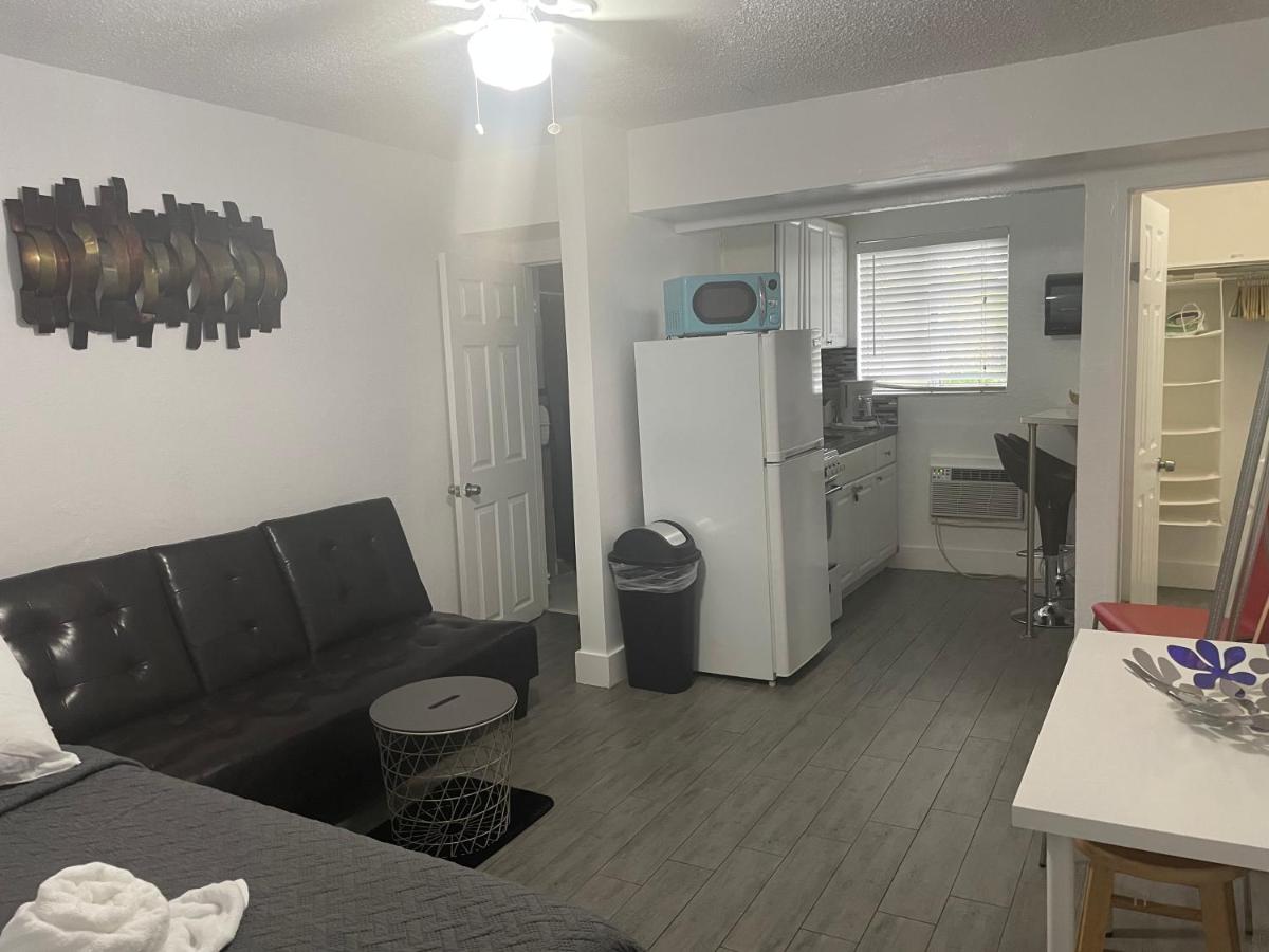 trendy Studios in Hollywood - Hizvo