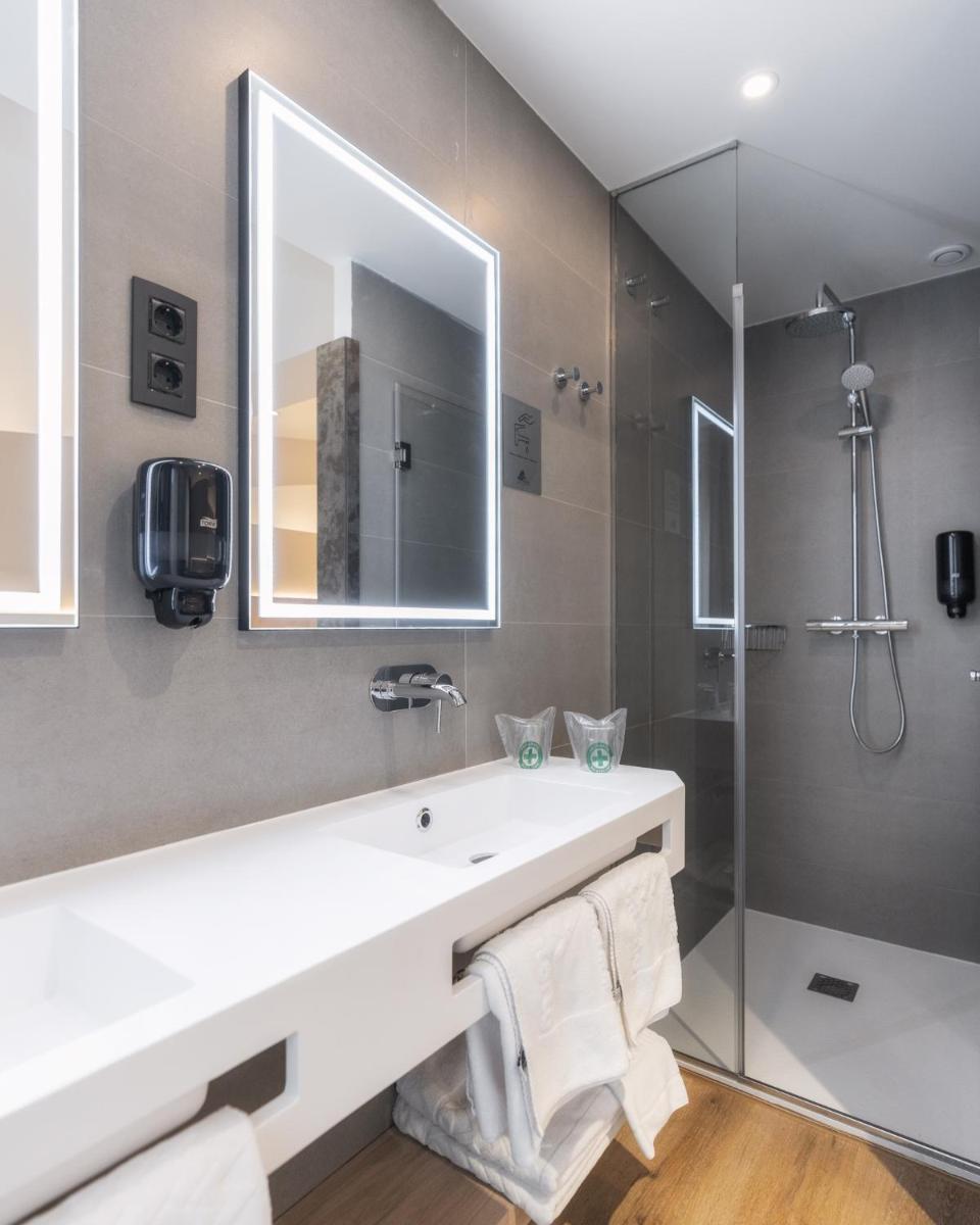 Un baño de Hotel Montarto