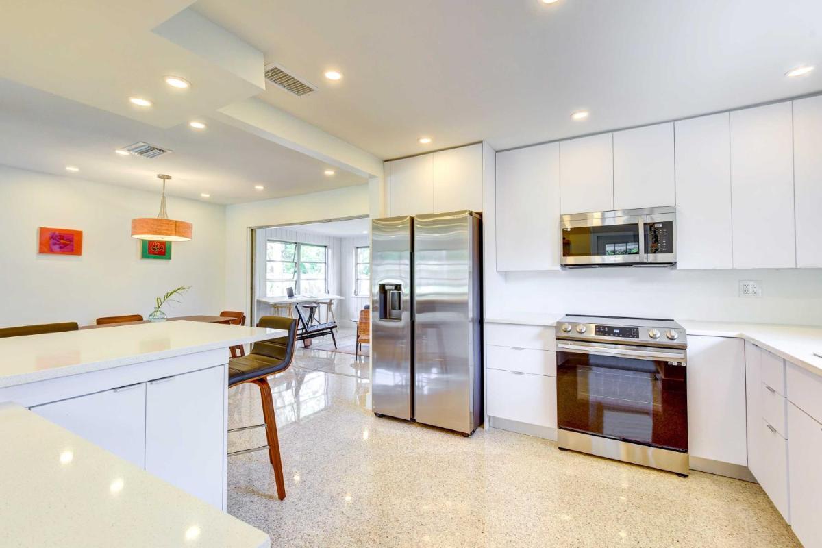 Charming Sarasota Vacation Home Near Downtown - Housity