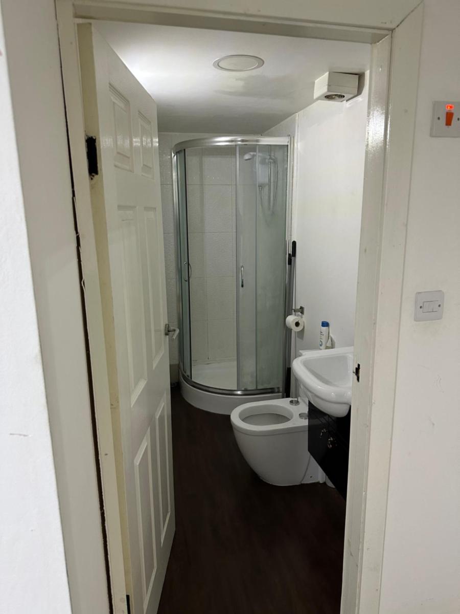 Huddersfield One Bedroom Apartment - Housity