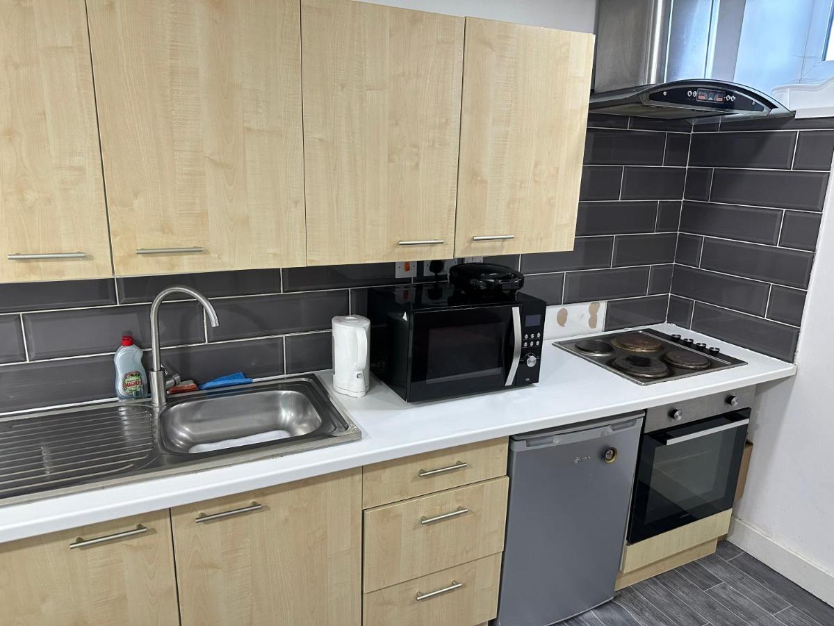 Huddersfield One Bedroom Apartment - Housity