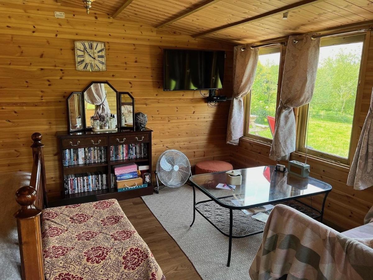 Silver Springs Farm Lodge - Housity