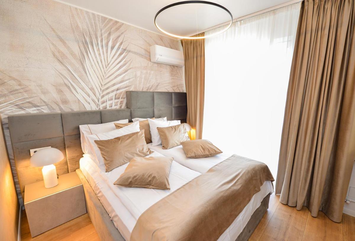 One by One - by Grand Accommodation - Housity