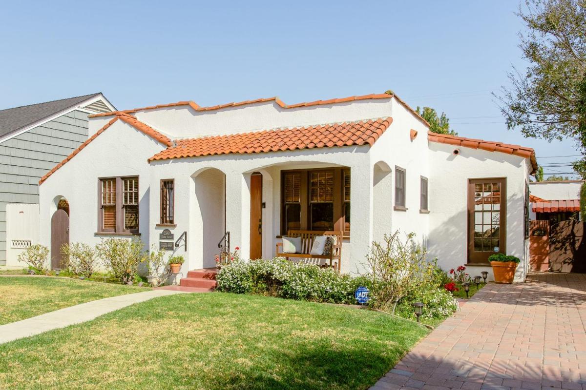 Casita Charm, Cozy Character - Housity