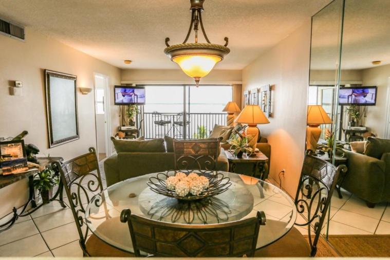 Windward Point 309 - Housity