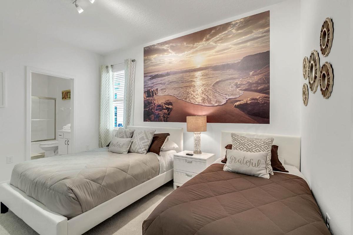 5 Bedrooms - 5 Bathrooms - Sonoma 2669 Ca - Housity