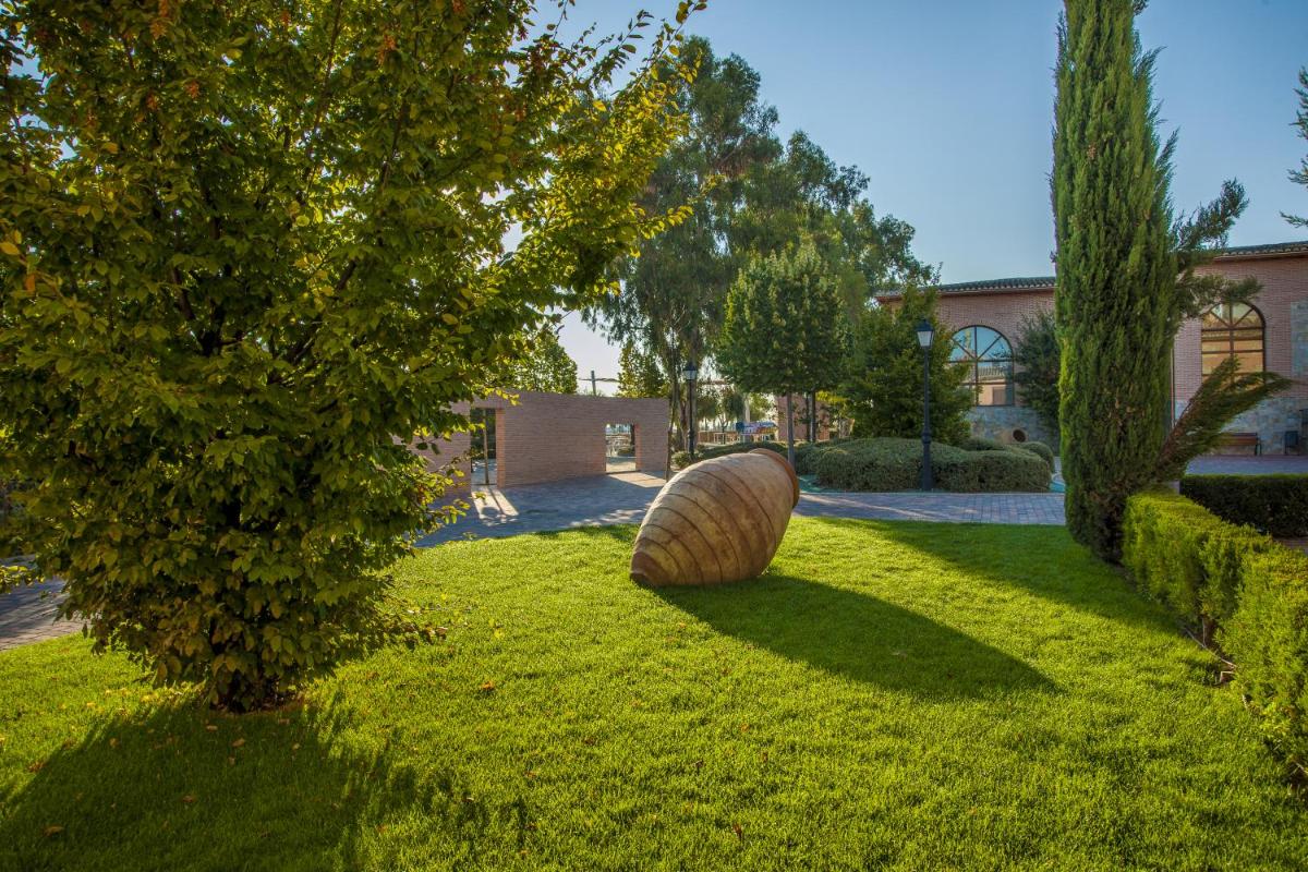 Jardín al aire libre en Hotel Comendador