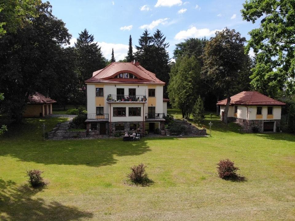 Rezydencja Lipowa - Housity