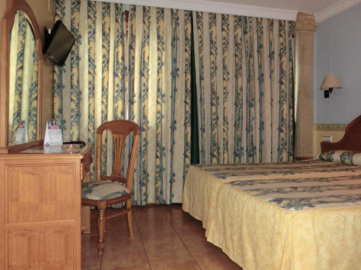 Hotel Las Ruedas - Housity