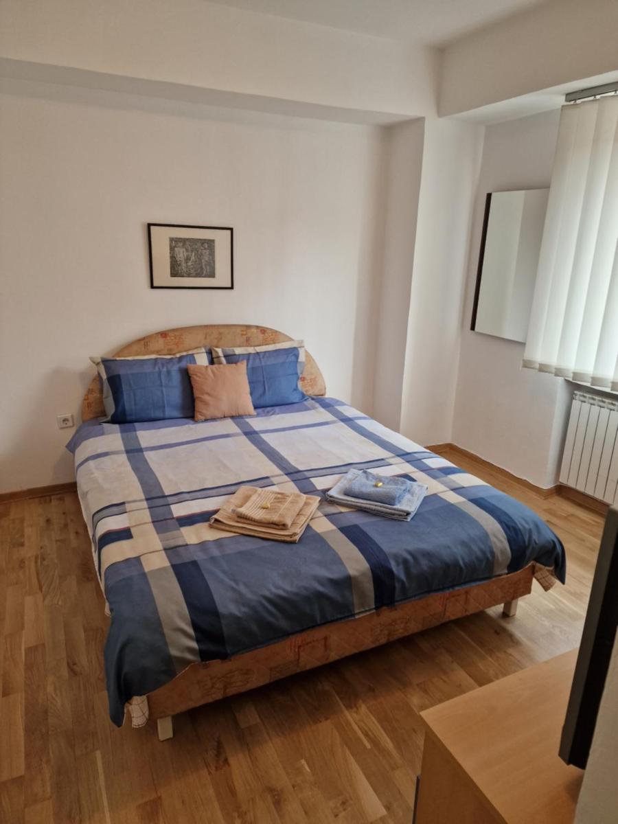 Fabulous family apartment, Beverly Hills Mall area - Housity