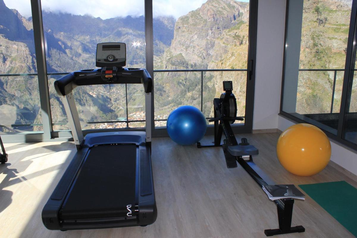Uma vista geral da montanha ou uma vista da montanha a partir do hotel