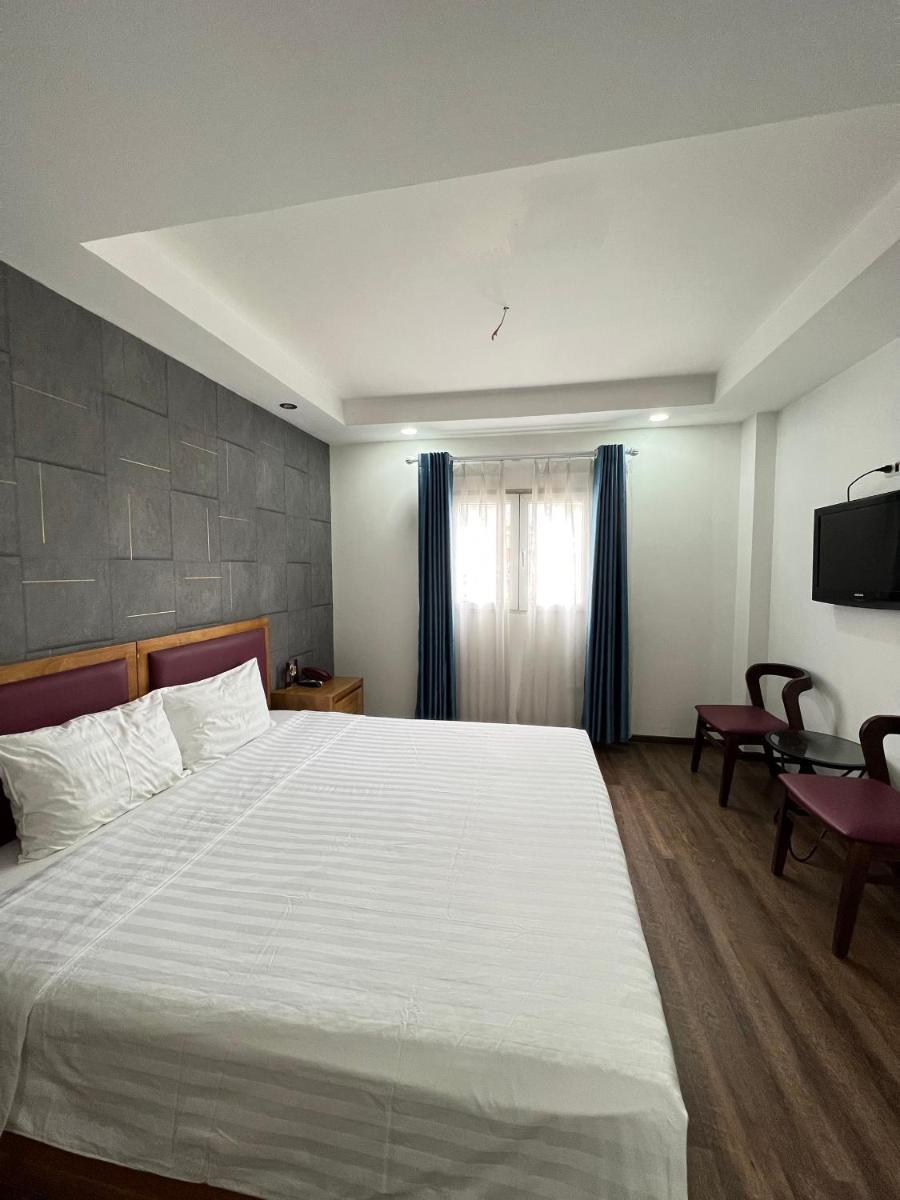 Holiday Suites Hotel & Spa - Housity