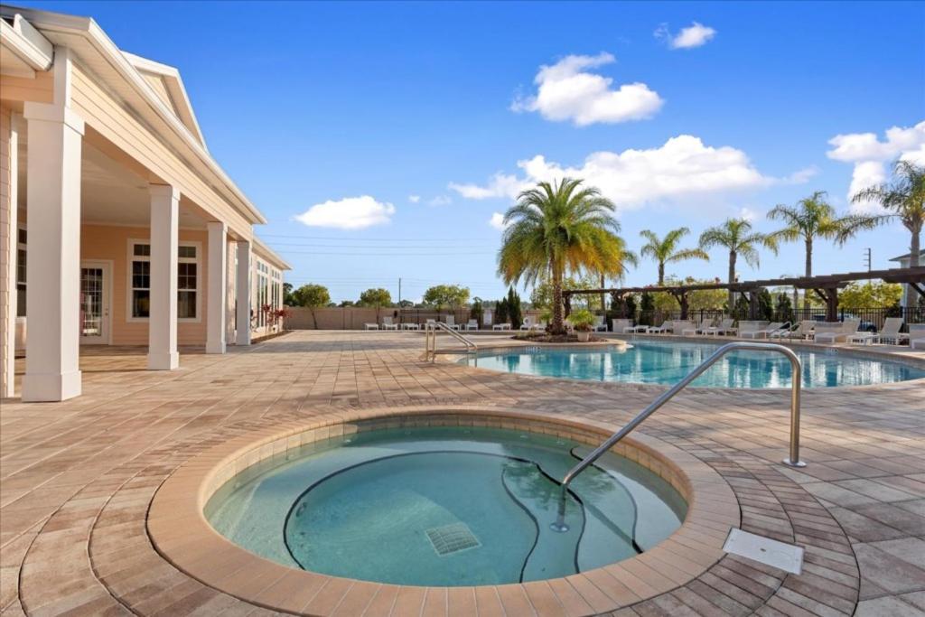 4 Bedrooms - 3 Bathrooms - West Lucaya 3214 Gl - Housity