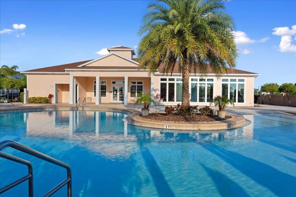 4 Bedrooms - 3 Bathrooms - West Lucaya 3214 Gl - Housity
