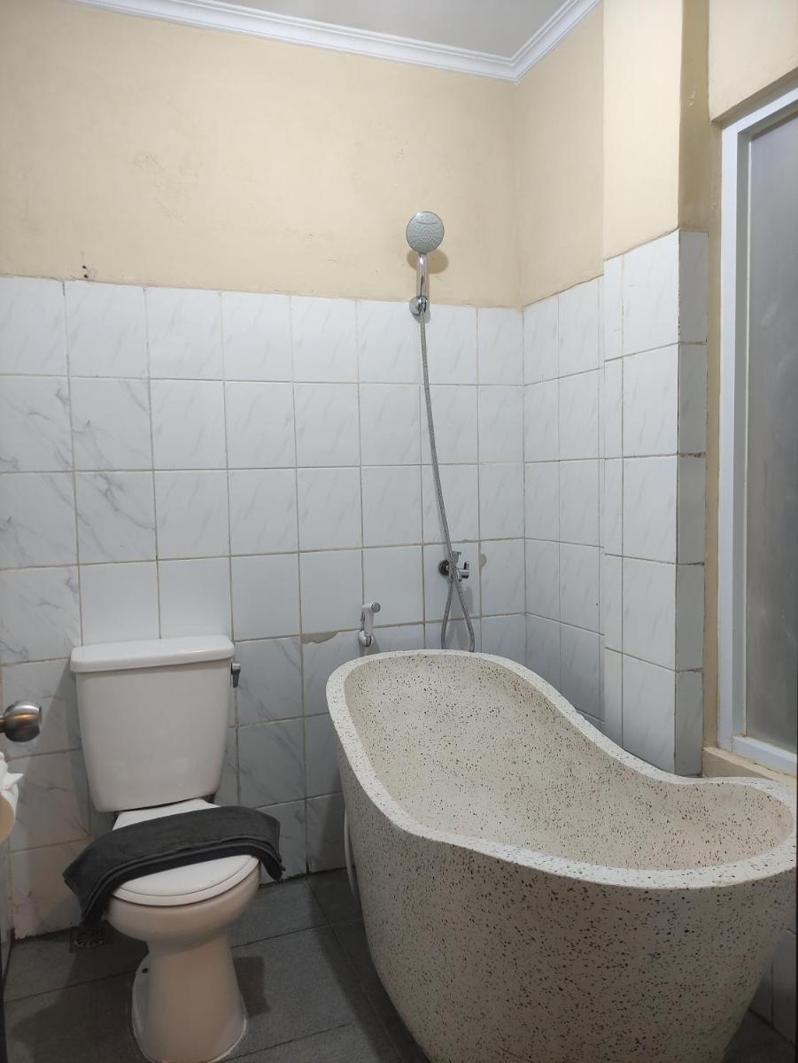 Hotel Guci Kencana Jaya - Housity
