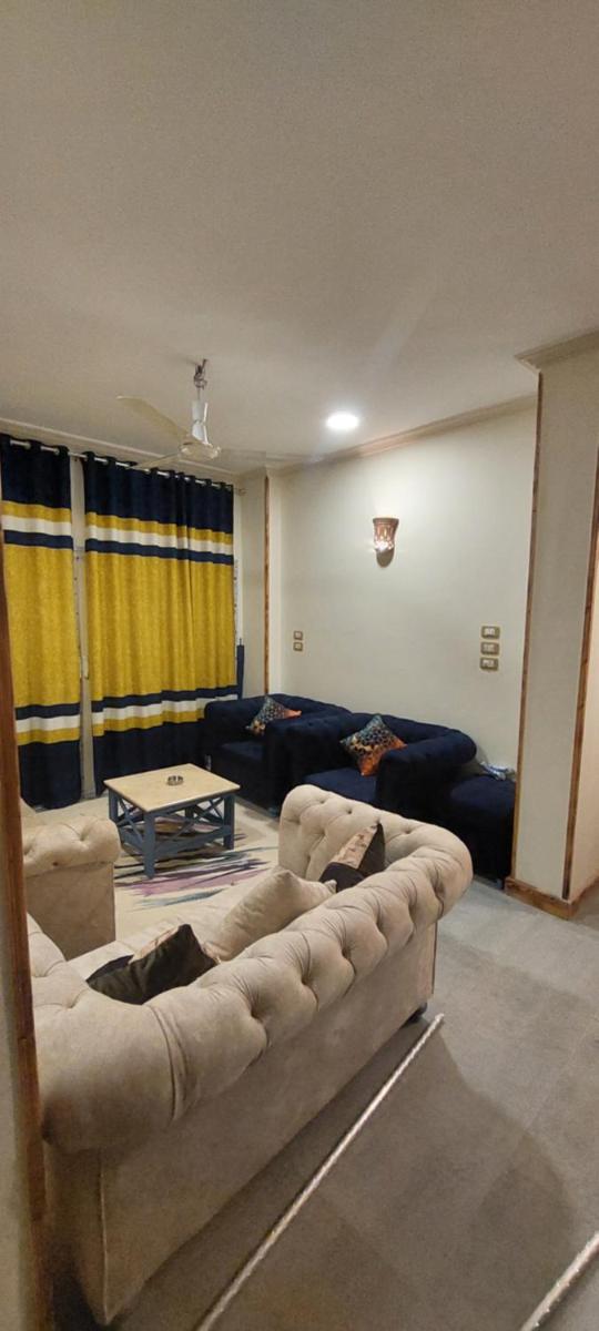 heart of town sea view - Housity
