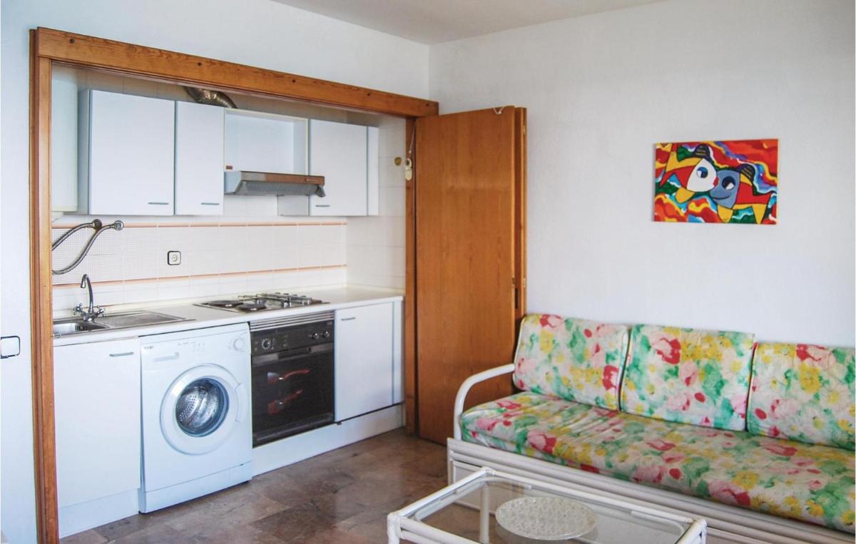 2 Bedroom Cozy Apartment In Aguadulce - Housity