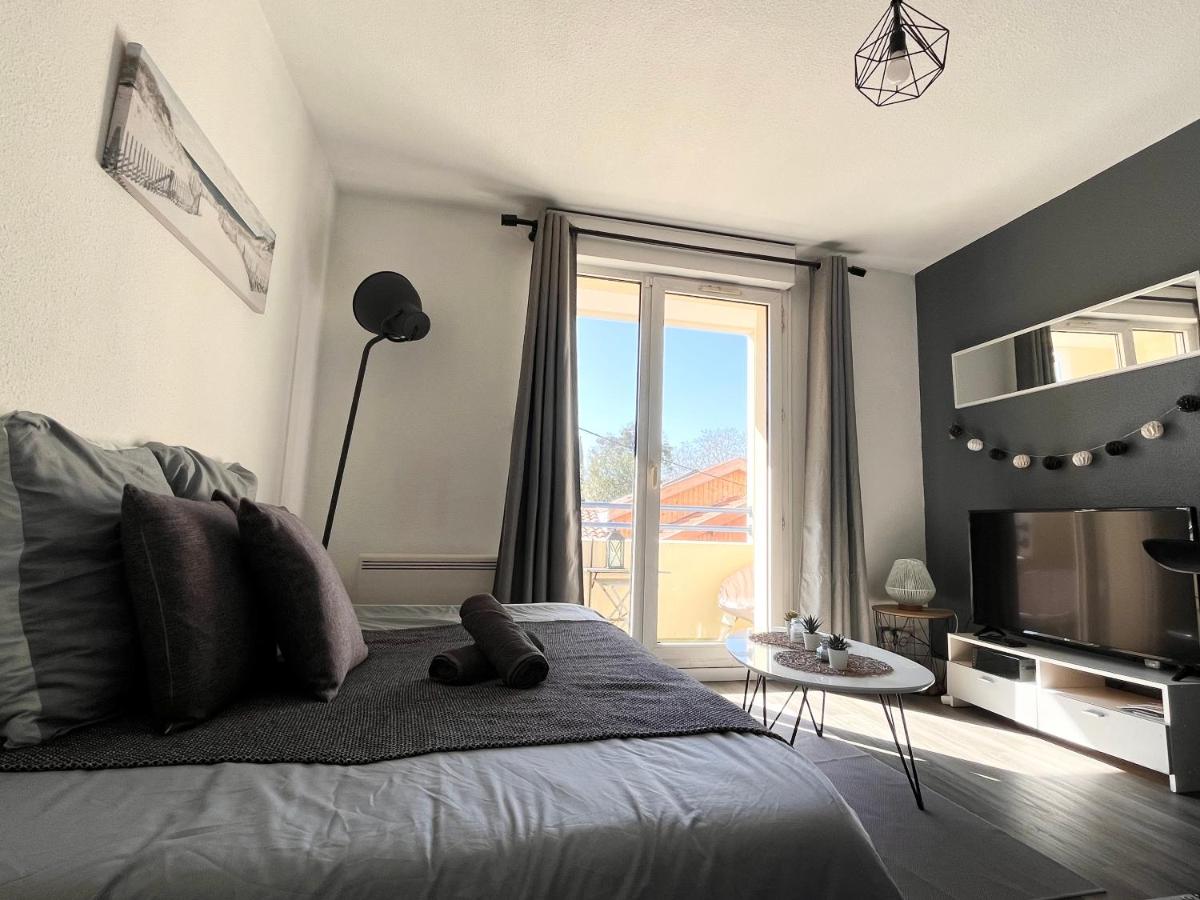 Charmant Studio - Housity
