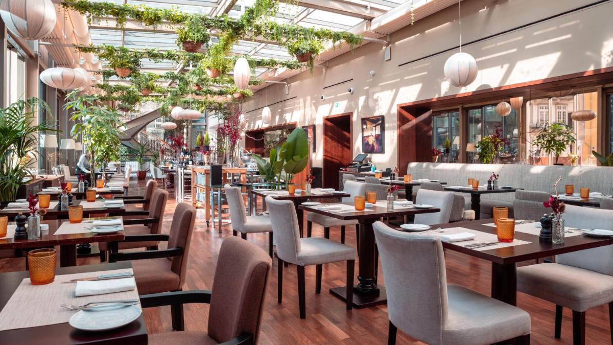 Um restaurante ou outro lugar para comer em InterContinental Porto - Palacio das Cardosas by IHG