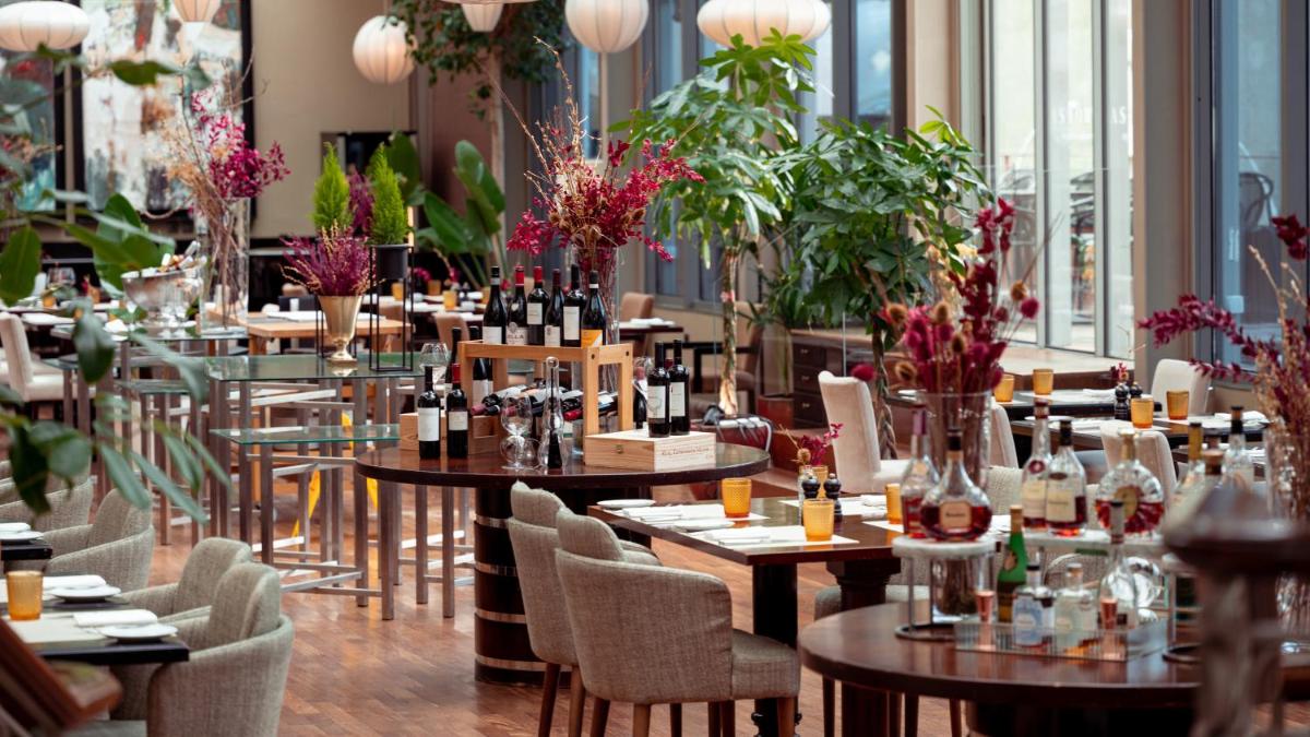 Um restaurante ou outro lugar para comer em InterContinental Porto - Palacio das Cardosas by IHG