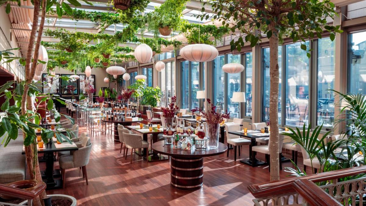 Um restaurante ou outro lugar para comer em InterContinental Porto - Palacio das Cardosas by IHG